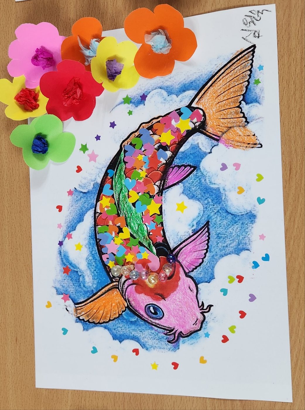 색종이 꽃으로 꾸민 잉어 그림 작품
